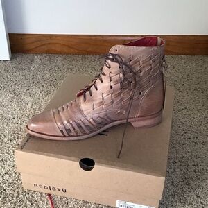 NEW BedStu Loretta women’s shoe size 10
